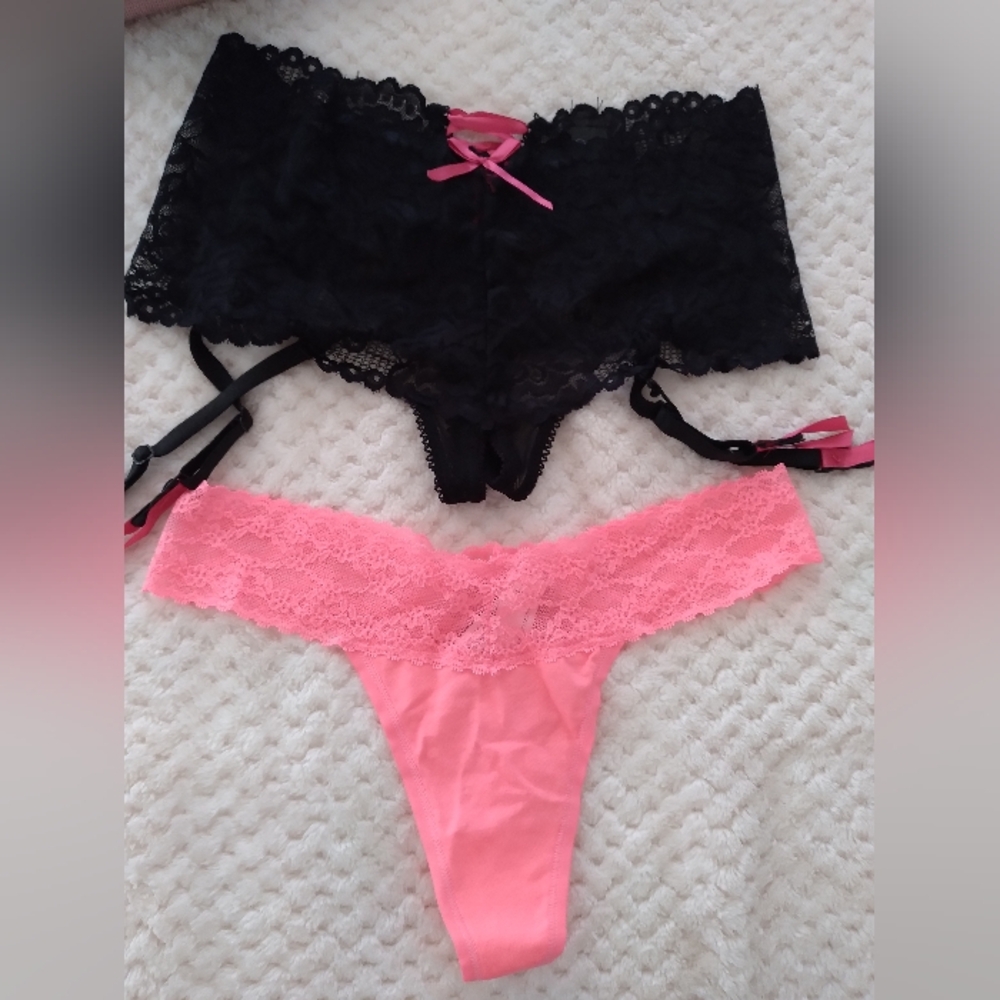 2 bundle panties